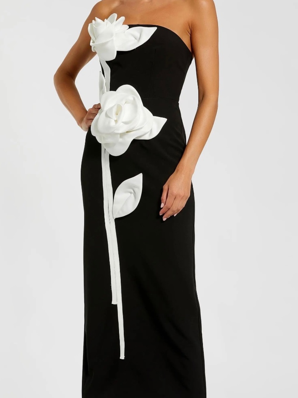 Mac Duggal - Picture 4 of 4